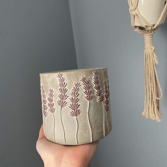 Flower Pot - Picture 1 of 2